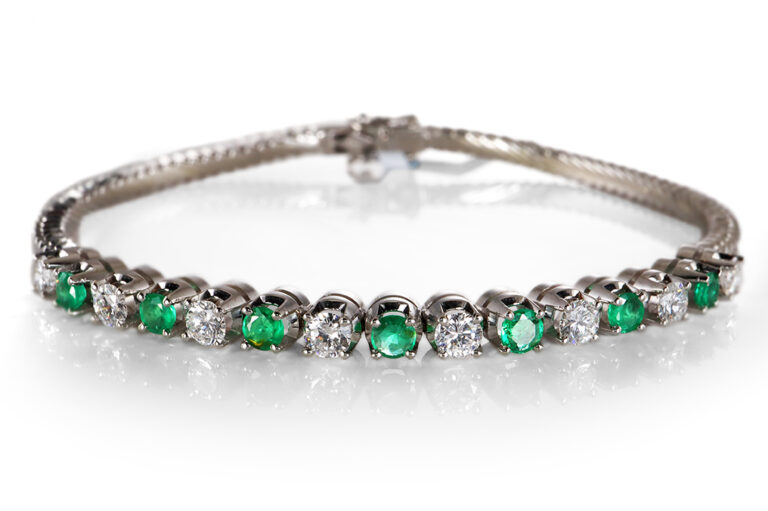 Armband 7 Smaragde 0,50 ct + 8 Brillanten 0,80 ct D-E/VVS-VS 1 IGI [BRORS 20444]