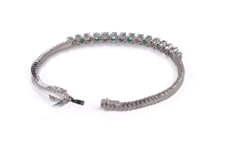 Armband 7 Smaragde 0,50 ct + 8 Brillanten 0,80 ct D-E/VVS-VS 1 IGI [BRORS 20444]