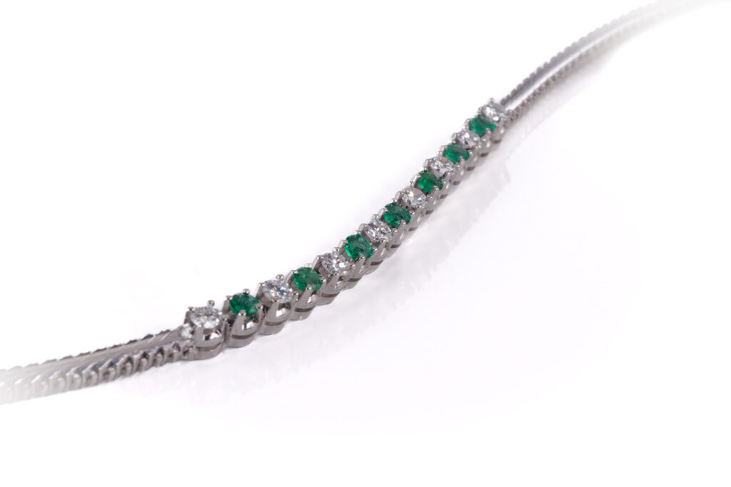 Armband 7 Smaragde 0,50 ct + 8 Brillanten 0,80 ct D-E/VVS-VS 1 IGI [BRORS 20444]