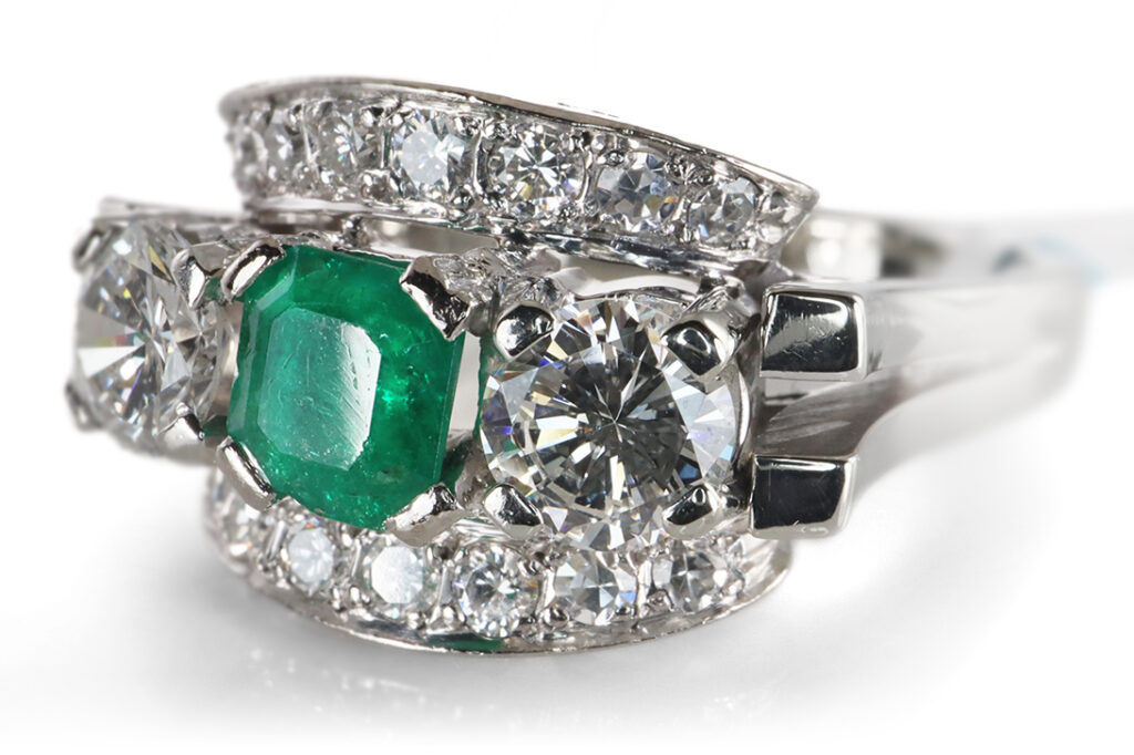 Ring Smaragd 0,55 ct + 16 Brillanten 1,40 ct E-F-G IGI Gutachten [BRORS 20451]