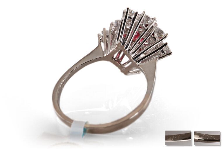 Ring Rhodolith 2,7 ct + 12 Brillanten 1,7 ct E-F/VVS 750 Gold IGI [BRORS 20453]