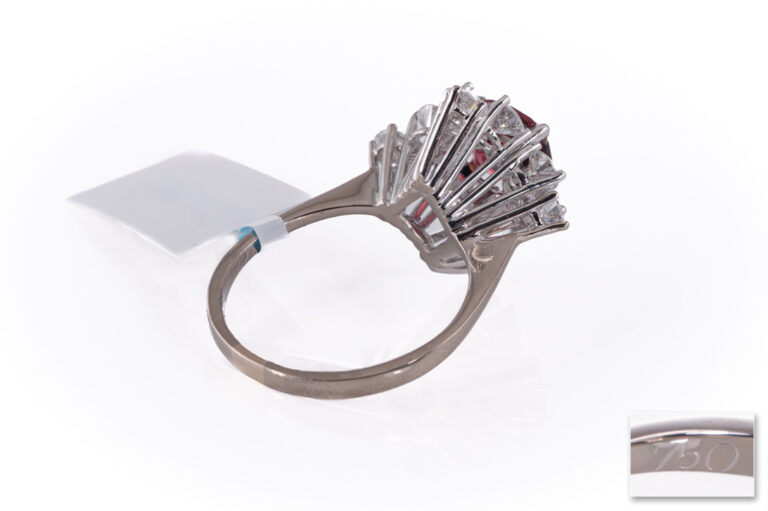 Ring Rhodolith 2,7 ct + 12 Brillanten 1,7 ct E-F/VVS 750 Gold IGI [BRORS 20453]
