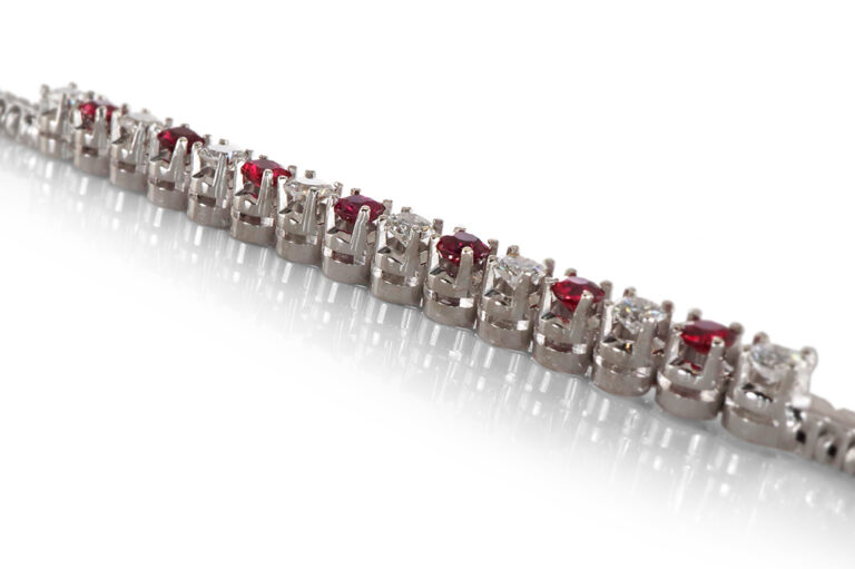 Armband 7 Rubine 0,90 ct + 8 Brillanten 0,80 ct E-F/VVS-VS IGI [BRORS 20454]