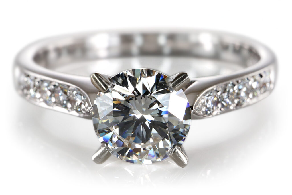 Ring 1 Brillant 0,65 ct + 10 Brillanten 0,17 ct Weißgold DPL Gr.55 [BRORS 20472]