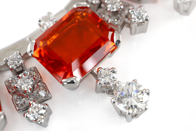 Collier 5 Feueropale 23 ct + 59 Diamanten 4,6 ct River-TW Gold IGI [BRORS 20483]