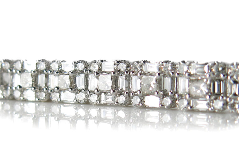 Armband mit 288 Diamanten insg. 7,65 ct H-I/VS-I1 750 Weißgold IGI [BRORS 13421]