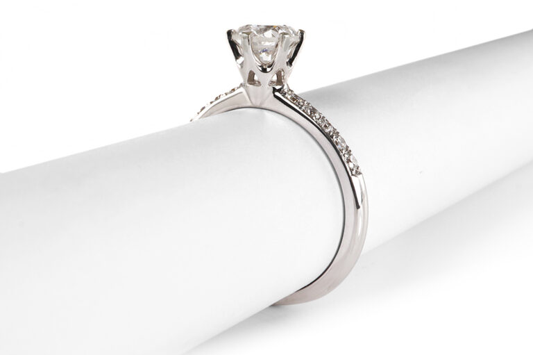 Ring 1 Brillant 0,95 ct J/P1 + 10 Brillanten 750 Gold DPL Gr. 54 [BRORS 20545]