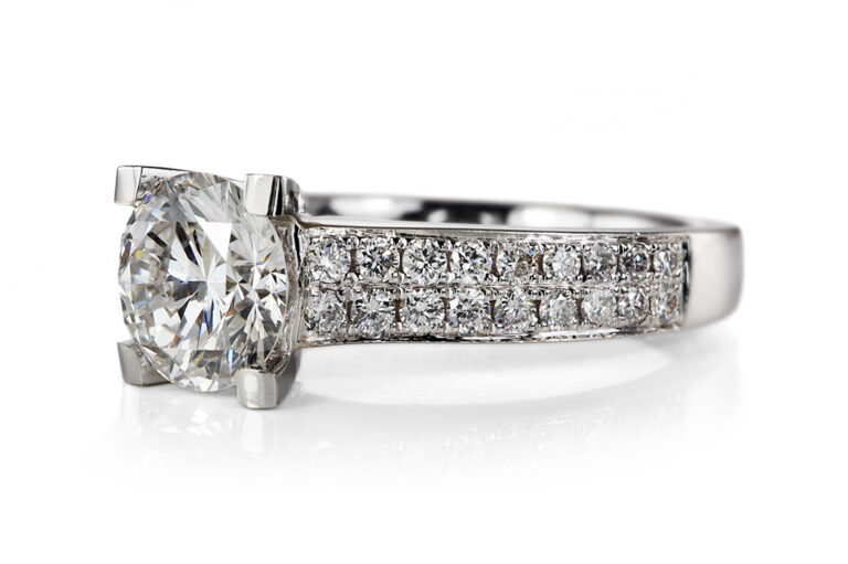 Ring 1 Brillant 0,97 ct RIVER/VVS 2 + 36 Brill. 750 Gold DPL [BRORS 20549]