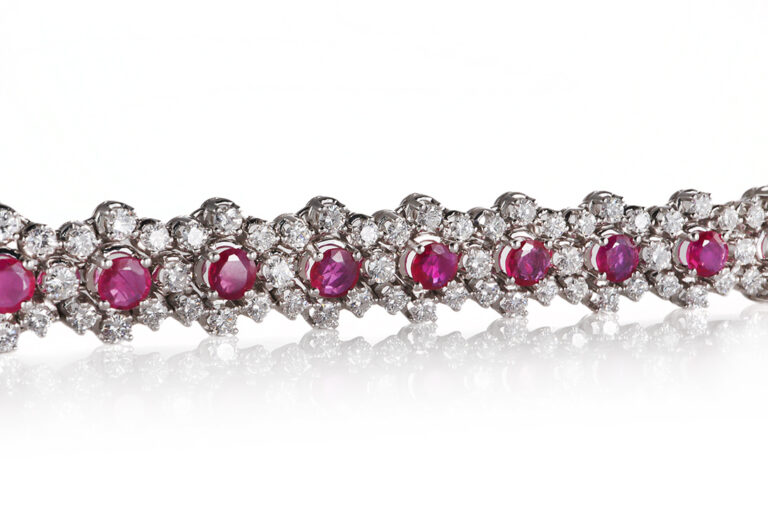 Armband MOGOK Rubine unbehandelt 7,0 ct Brillanten 6,7 ct 750 IGI [BRORS 20566]