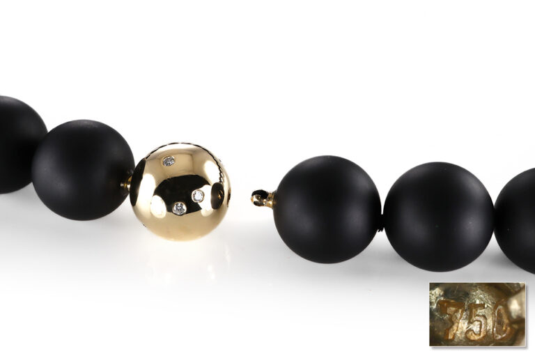 Schubart Onyx Kette 27 Kugeln 8 Brillanten ca 0,16 ct 750 Gelbgold [BRORS 20579]