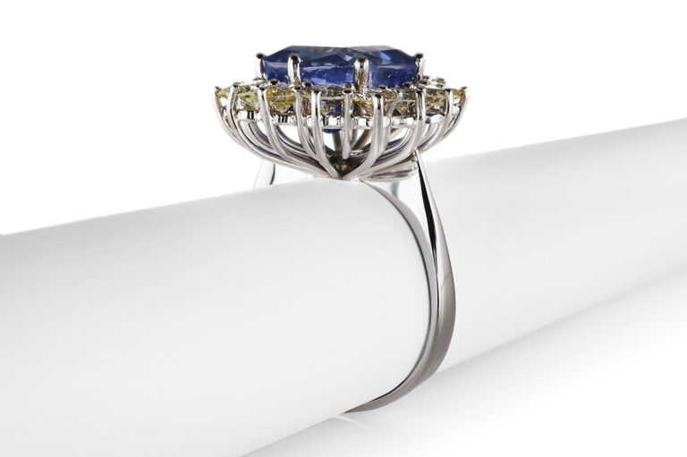 Ring Saphir unbehandelt 7,0 ct Sri Lanka + 14 Brillanten Gold IGI [BRORS 20596]