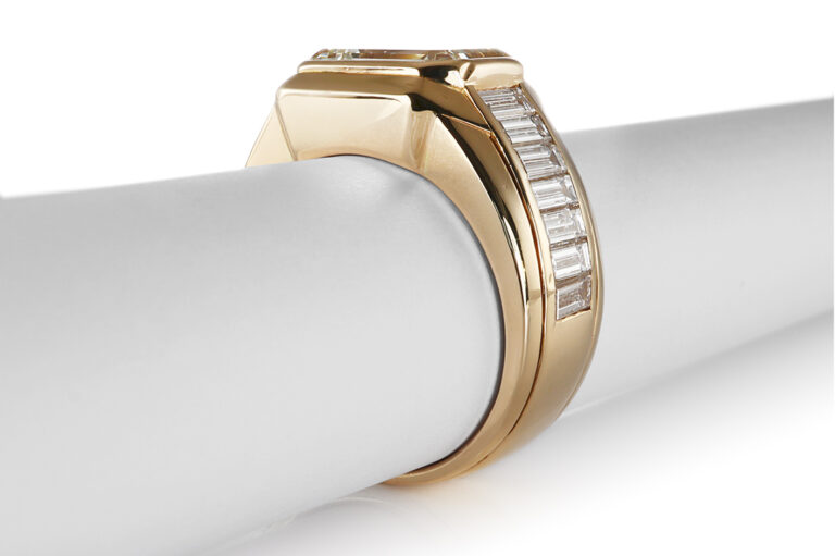 Ring Diamant 4,5 ct J-K/VS1 Emeraldcut + 14 Dia 1,6 ct River IGI [BRORS 20603]