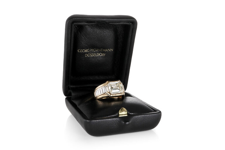 Ring Diamant 4,5 ct J-K/VS1 Emeraldcut + 14 Dia 1,6 ct River IGI [BRORS 20603]