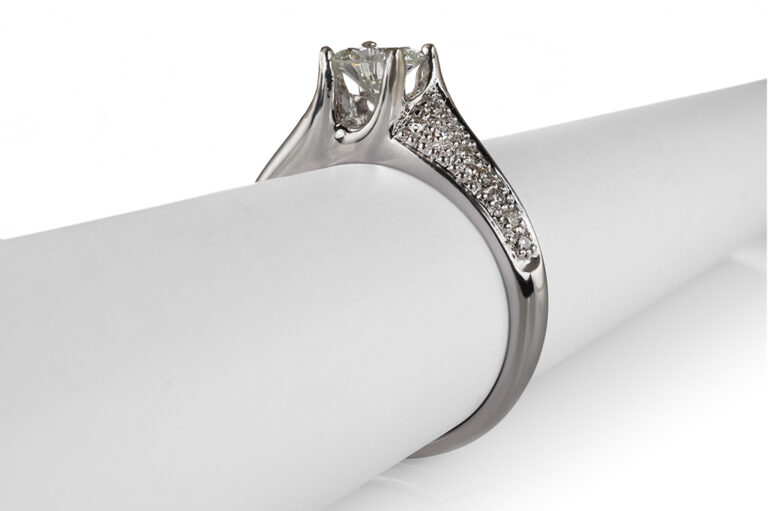 Ring 1 Brillant 0,59 ct I/SI 1 + 16 Brillanten 585 Gold DPL Gr. 54 [BRORS 20624]