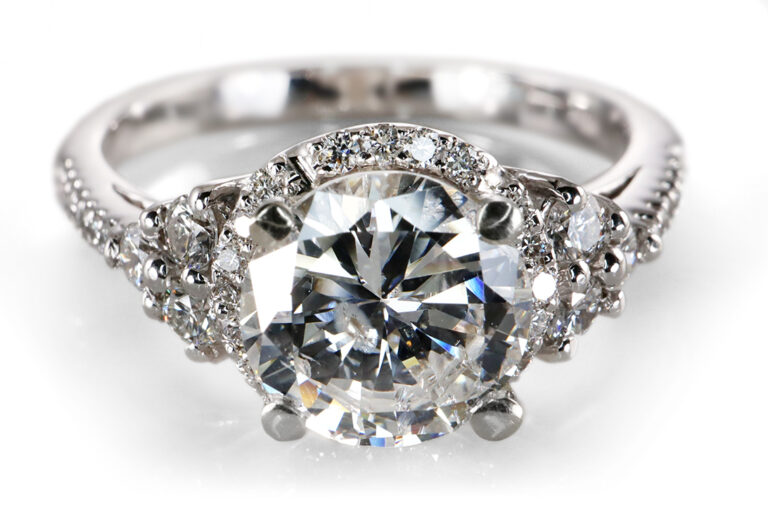 Ring Brillant ca 1,35 ct + 40 Diamanten 0,4 ct 750 Gold IGI Gr.55 [BRORS 20383]