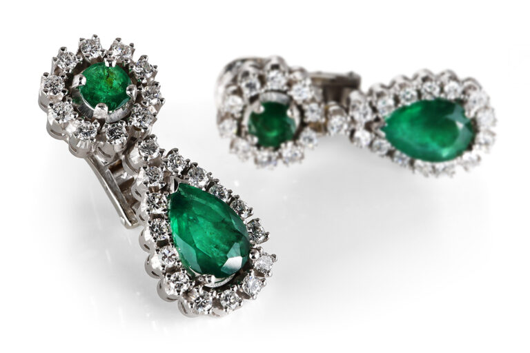 Ohrstecker 4 Smaragde 2,6 ct + 50 Brillanten 1,3 ct 750 Gold IGI [BRORS 20632]