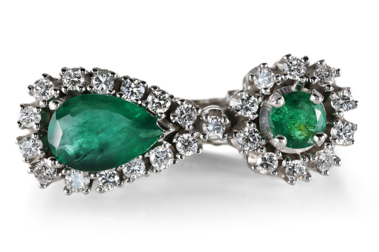 Ohrstecker 4 Smaragde 2,6 ct + 50 Brillanten 1,3 ct 750 Gold IGI [BRORS 20632]