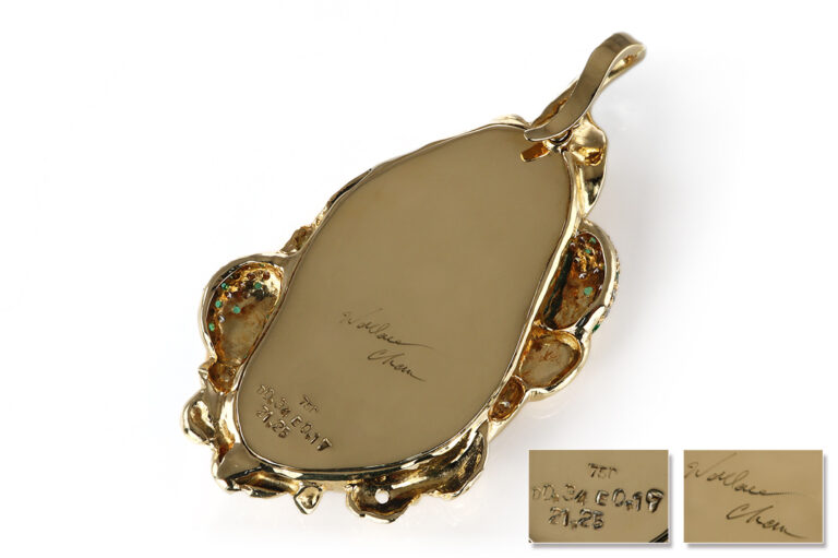 Wallace Chan Anhänger Blautopas Smaragde Brillanten Gelbgold IGI [BRORS 20633]