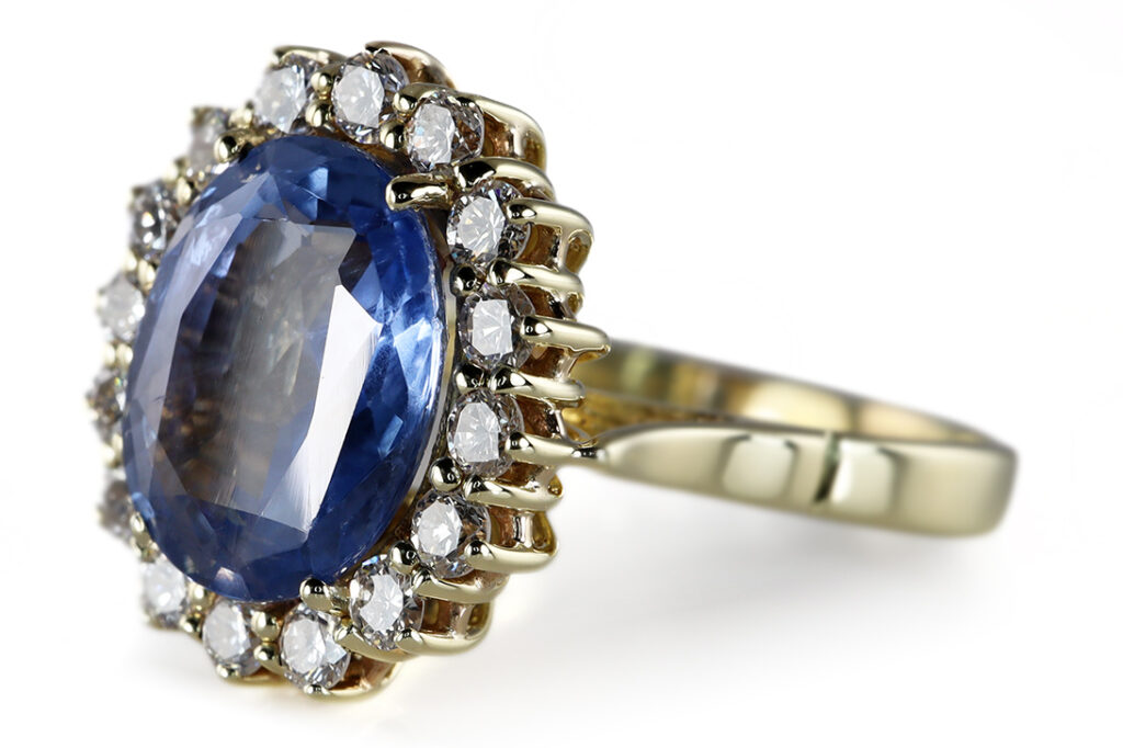 Ring Saphir unbehandelt 3,7 ct + 16 Brillanten Gold IGI Gr 60 [BRORS 20634]