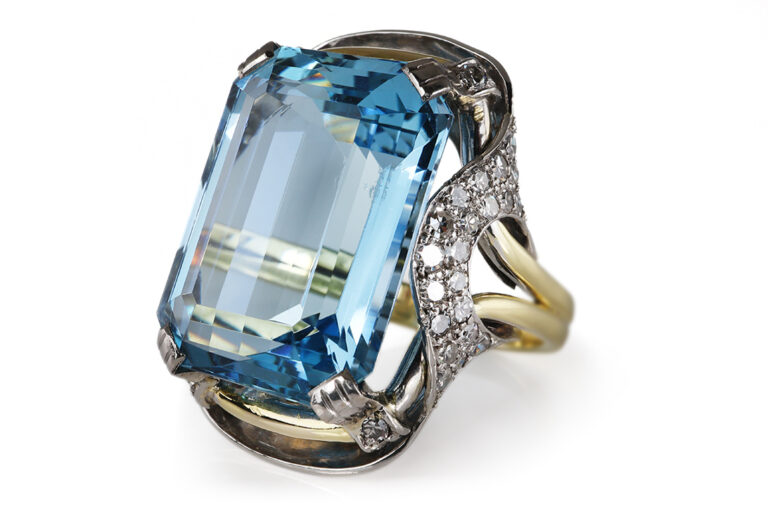 Ring antik Aquamarin 28 Karat Deep Blue 46 Diamanten 585 Gold IGI [BRORS 20639]