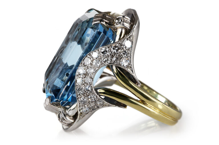 Ring antik Aquamarin 28 Karat Deep Blue 46 Diamanten 585 Gold IGI [BRORS 20639]