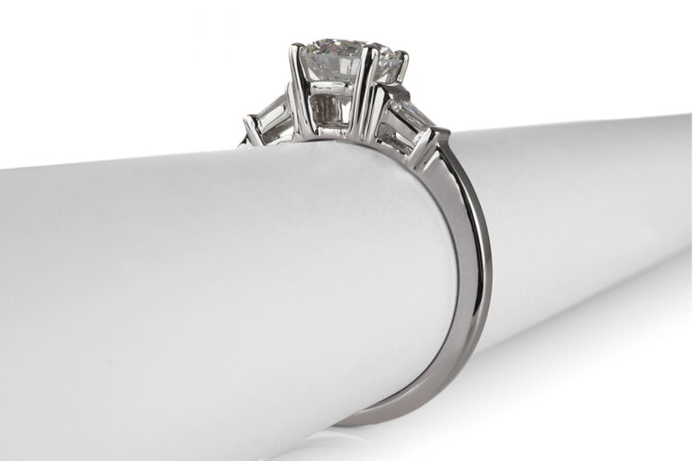 Ring 1 Brillant 1,12 ct RIVER/VS2 750 Gold IGI Gutachten Gr. 54 [BRORS 20641]