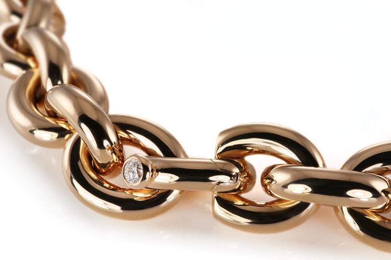 Schubart Collier 1 Brillant ca 0,12 ct TW/VVS 750 Gold ca 120,3 g [BRORS 20655]