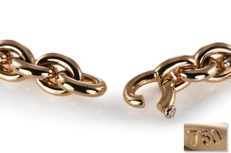 Schubart Collier 1 Brillant ca 0,12 ct TW/VVS 750 Gold ca 120,3 g [BRORS 20655]