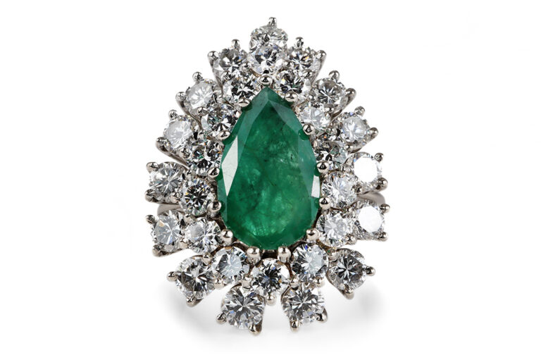 Ring Smaragd 1,5 ct + 29 Brillanten 2,75 ct E-F 585 Gold IGI Gr 52[BRORS 20661]