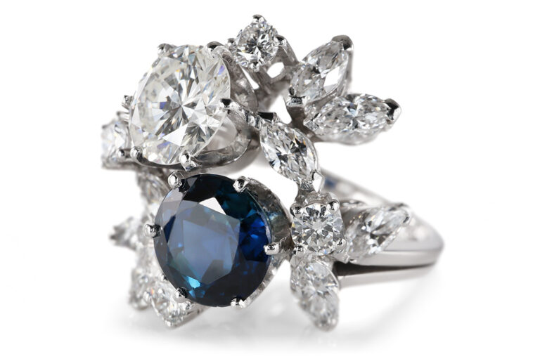 Ring 1 Saphir 2,5 ct unbehandelt 15 Diamanten 2,4 ct 750 Gold IGI [BRORS 20670]