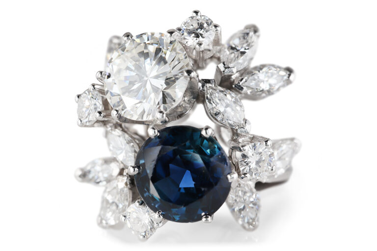 Ring 1 Saphir 2,5 ct unbehandelt 15 Diamanten 2,4 ct 750 Gold IGI [BRORS 20670]