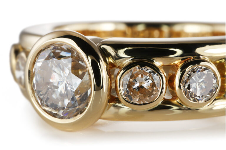 Ring HOFACKER 7 Brillanten ca 0,8 ct K/Pi 750 Gelbgold Gr. 57 [BRORS 20680]