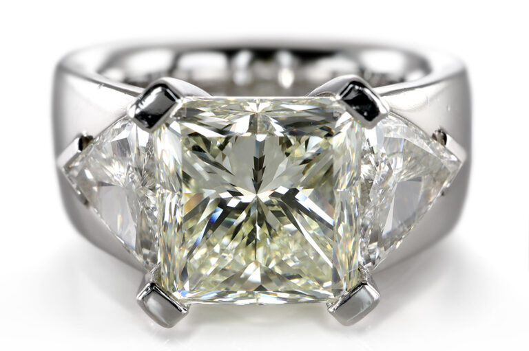 Ring 3 Diamanten insg. 6,5 ct Getönt-Weiß/VS 950 Platin Gr 53 [BRORS 20689]