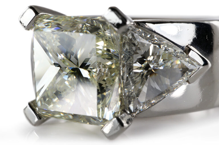 Ring 3 Diamanten insg. 6,5 ct Getönt-Weiß/VS 950 Platin Gr 53 [BRORS 20689]