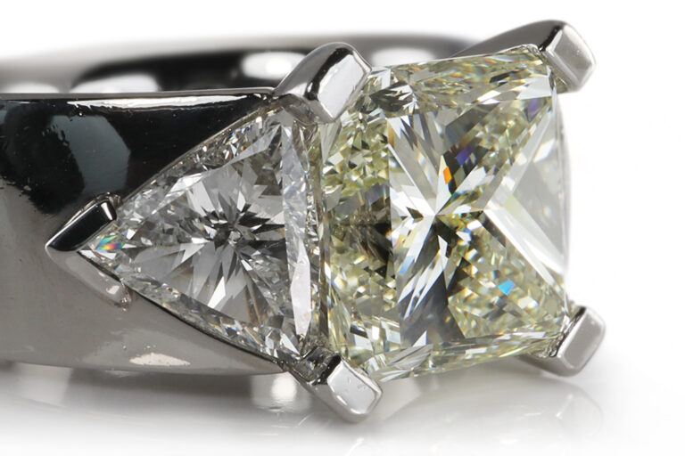 Ring 3 Diamanten insg. 6,5 ct Getönt-Weiß/VS 950 Platin Gr 53 [BRORS 20689]