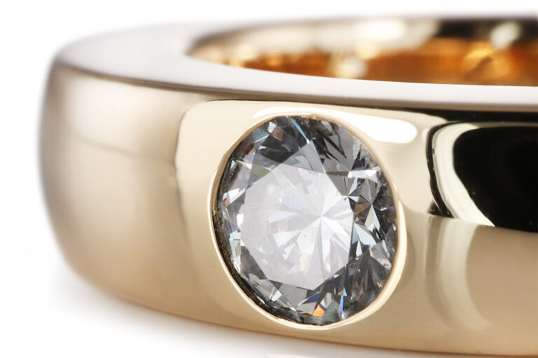 Schubart Ring 1 Brillant ca. 0,15 ct TW/VS 750 Gold Gr. 57 [BRORS 20695]