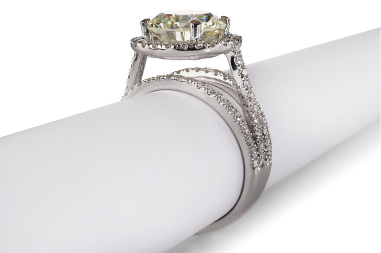 Ring 1 Brillant 3,32 ct VS1/N-O + Brillanten 0,95 ct 750 Gold DPL [BRORS 20701]