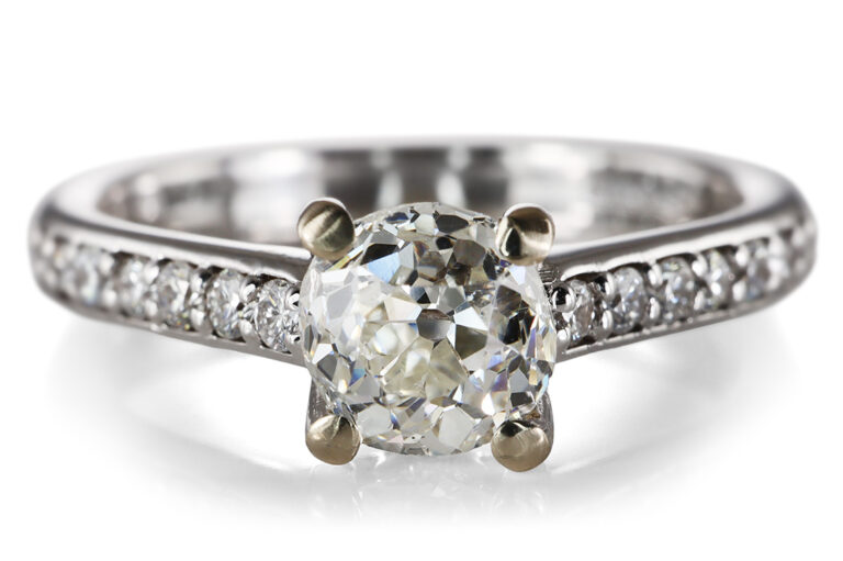 Ring 1 Diamant 0,77 ct K/VS 2 + 18 Brillanten 750 Gold DPL Gr. 55 [BRORS 20719]