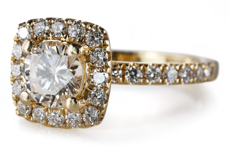 Ring 1 Brillant 0,46 ct F/Si2 + 29 Brillanten 750 Gold DPL Gr. 53 [BRORS 20720]