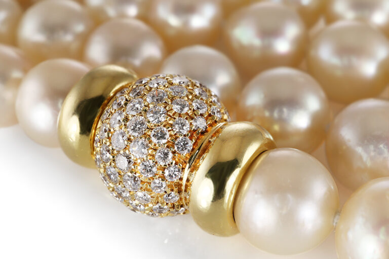 Wempe Akoya Perlenkette 108 Brillanten ca 2,4 ct TW/lupenrein Gold [BRORS 20726]