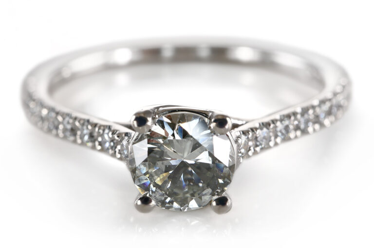 Ring 1 Brillant 0,49 ct + 18 Brillanten 0,1 ct Weißgold DPL Gr.54 [BRORS 20731]