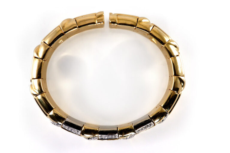 Armreif 116 Brillanten 1,3 ct + 15 Saphire 1,2 ct. 750 Gold IGI BRORS 19366]