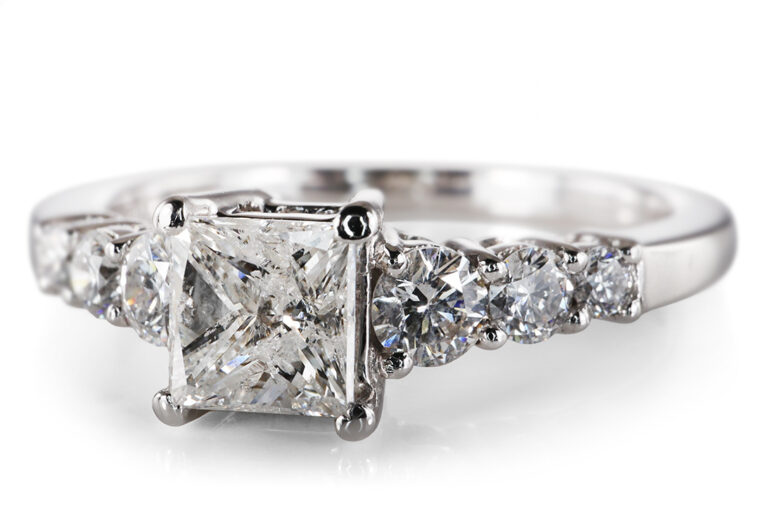Ring 1 Diamant 0,54 ct G/P2 + 6 Brillanten 750 Weissgold DPL Gr 54 [BRORS 20762]