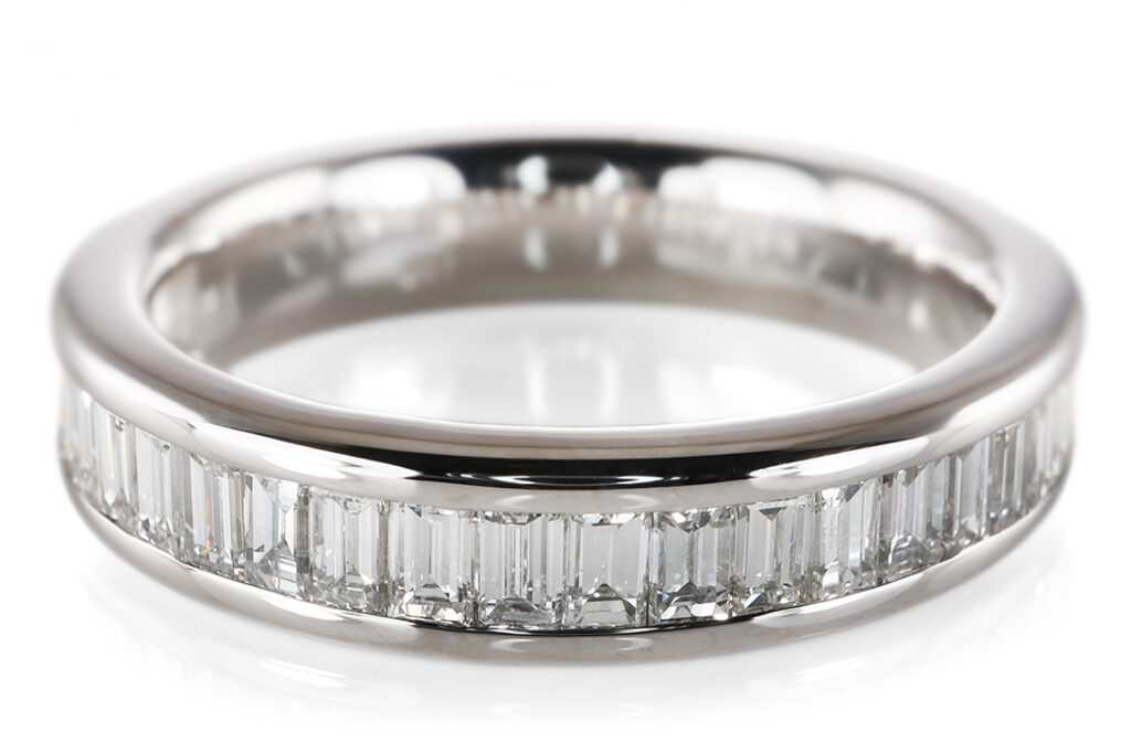 Ring 24 Diamanten ca. 1,8 ct E-F/VS-SI 750 Weißgold Gr. 63 IGI [BRORS 20791]