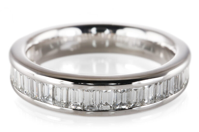 Ring 24 Diamanten ca. 1,8 ct E-F/VS-SI 750 Weißgold Gr. 63 IGI [BRORS 20791]