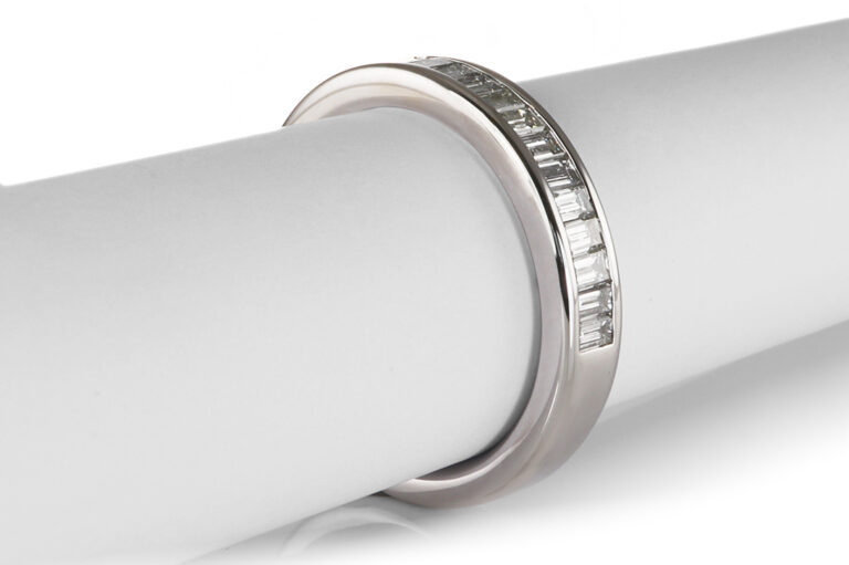 Ring 24 Diamanten ca. 1,8 ct E-F/VS-SI 750 Weißgold Gr. 63 IGI [BRORS 20791]