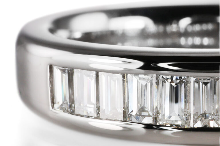 Ring 24 Diamanten ca. 1,8 ct E-F/VS-SI 750 Weißgold Gr. 63 IGI [BRORS 20791]