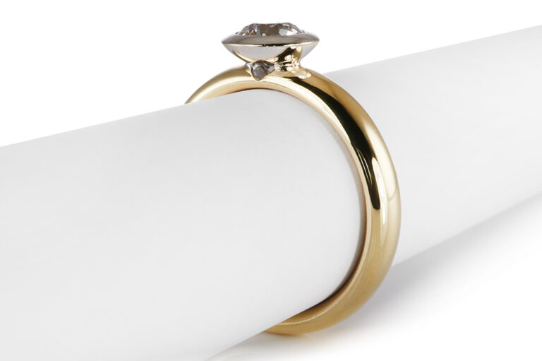 Ring Solitär 1 Brillant 0,85 ct F-G/SI2 750 Gold IGI Gr.63 [BRORS 20792]