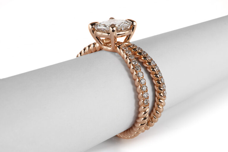 Ring 1 Brillant 1,23 ct F/VS 2 + 40 Brillanten 750 Gold DPL Gr. 54 [BRORS 20819]
