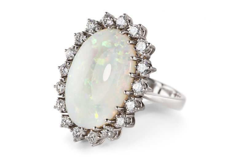 Ring 1 Opal 4,5 ct + 18 Brillanten 0,8 ct 750 Weißgold IGI Gr 56[BRORS 20753]